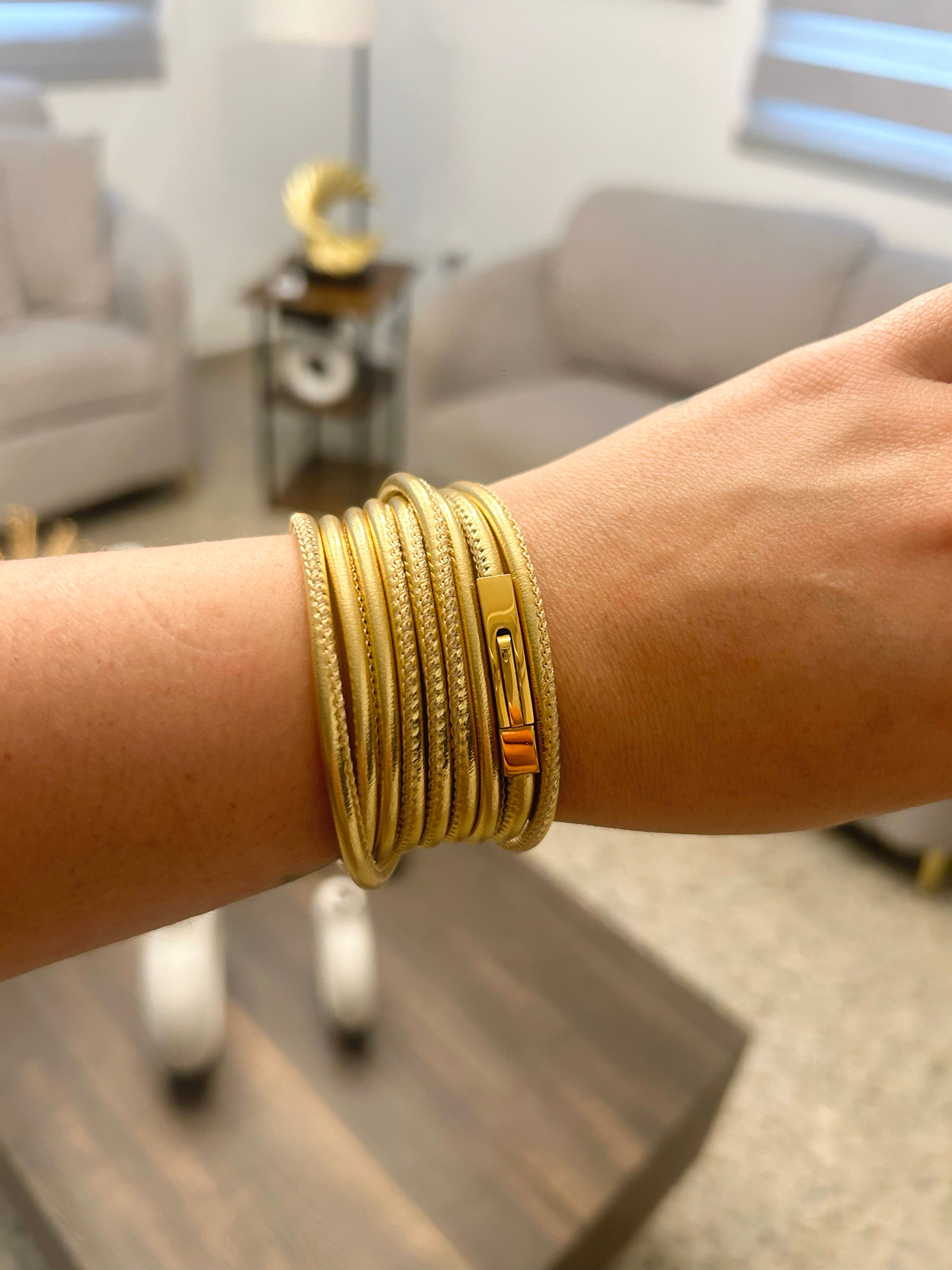 Gold Leather Multi Layer (Pre orden)