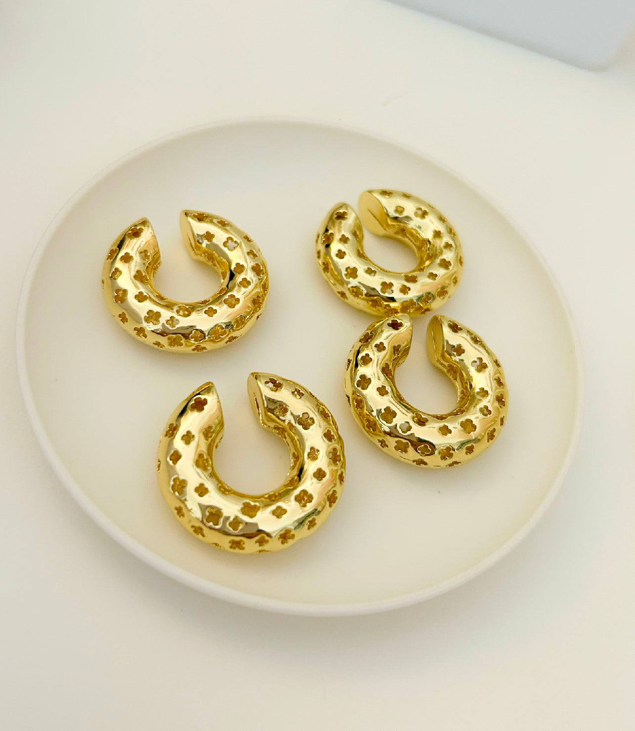 Gold Bold Earcuff